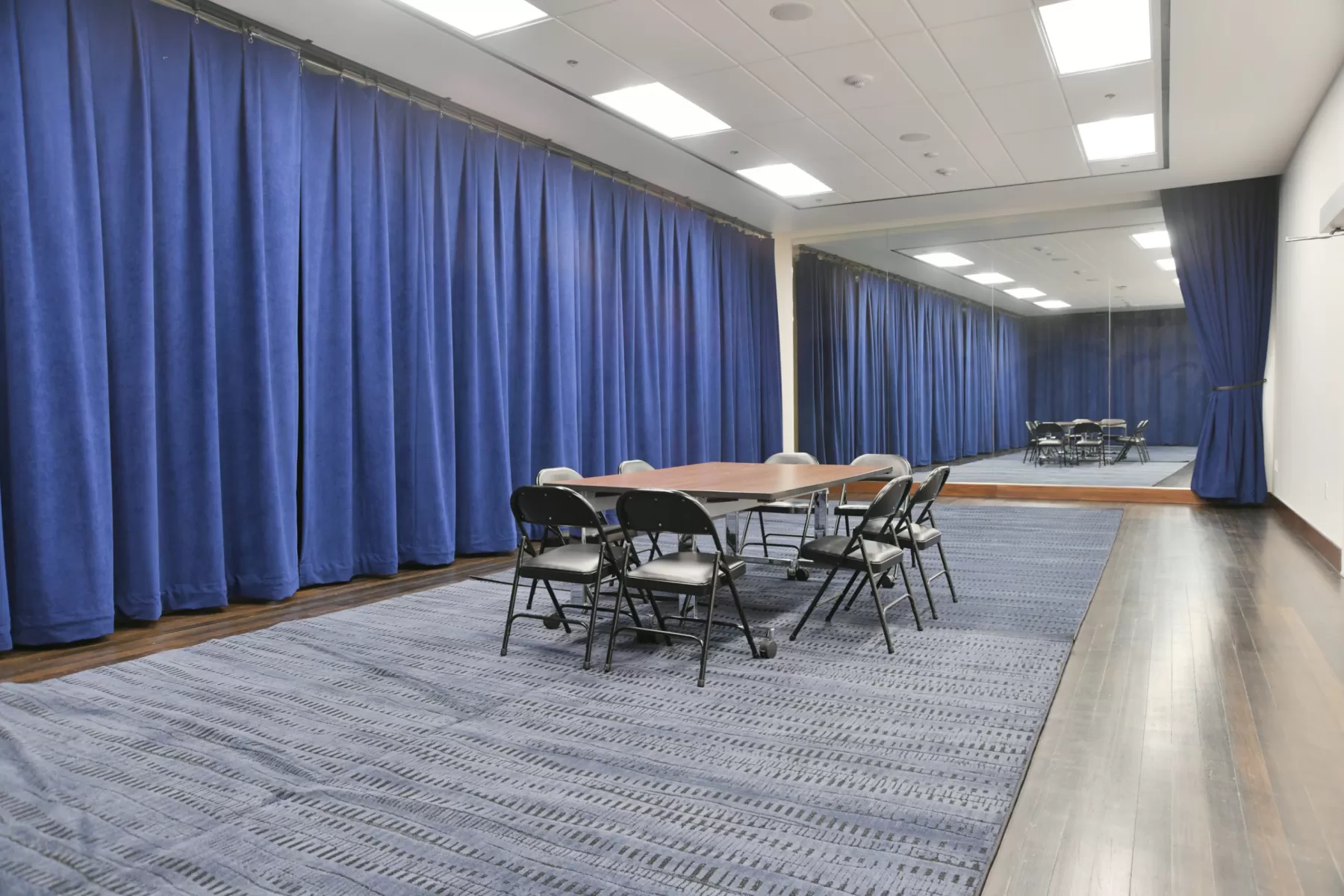 Rehearsal Studio (Meeting Setup)