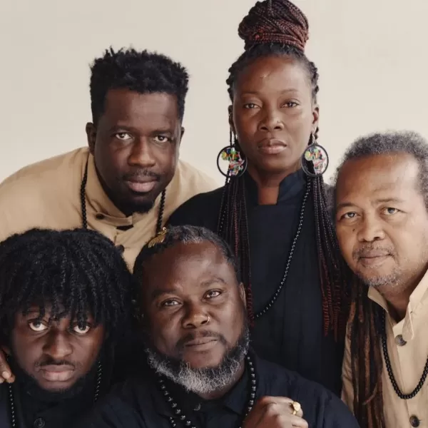 Okaidja Afroso:  Àbɔɔ Édíŋ